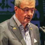 Murphy firma ley para crear ‘zonas seguras’ para bloquear a agentes de ICE, pero rechaza 2 proyectos de ley