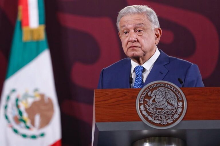 Amlo acusa al Gobernador de Texas de “antimexicano”