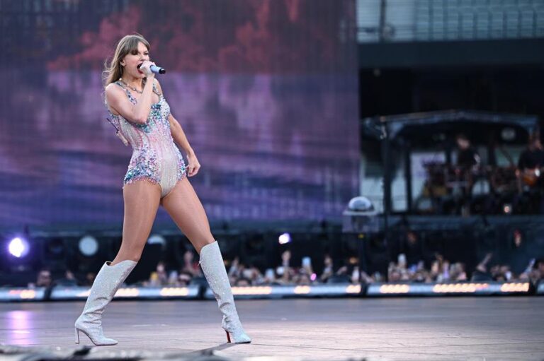 Taylor Swift “Eras Tour”-96K Fans.