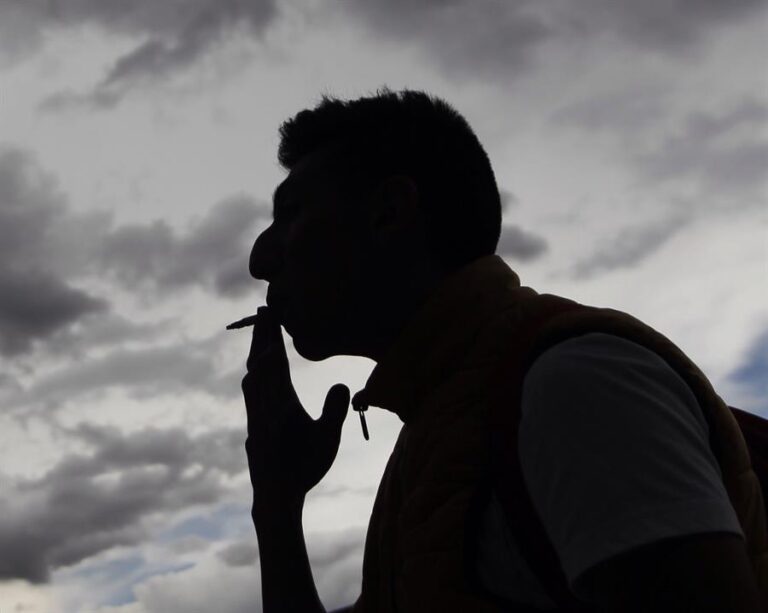 La exposición al tabaco al comienzo de la vida acelera el envejecimiento