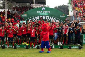 Municipal gana un nuevo título del fútbol en Guatemala de la mano de tres argentinos
