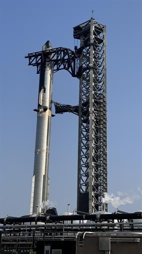 Starship logra exitoso despegue y regreso a la Tierra.