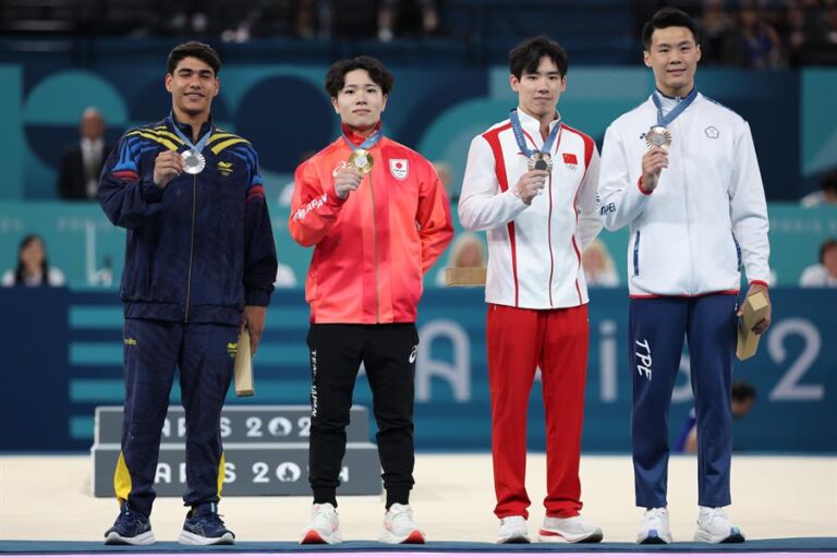 Ángel Barajas dice que la plata en gimnasia en Olímpicos es la recompensa al sacrificio.