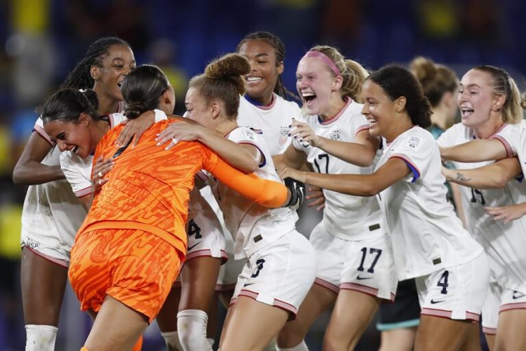 4 a los Semifinales Femeninos 4 a los Semifinales Femeninos