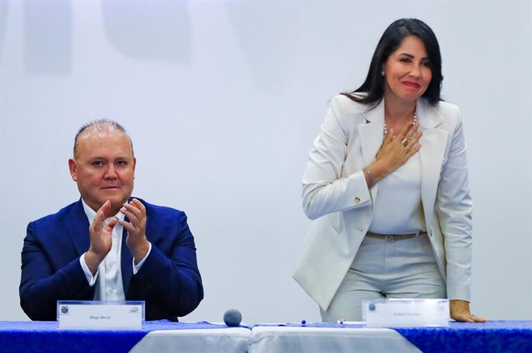 Correa postula a Luisa 2025.