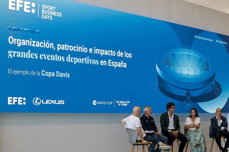 Anabel Medina: El papel de la mujer en puestos ejecutivos en el deporte está “despegando”.
