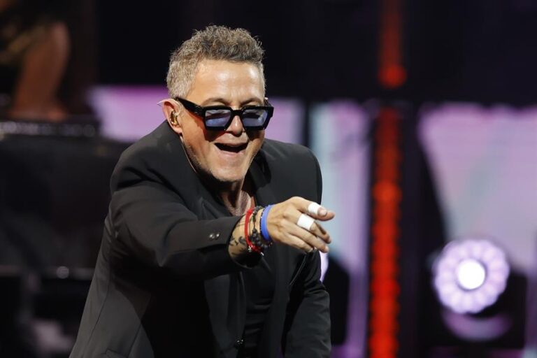 Trayectoria Artística Alejandro Sanz Trayectoria Artística Alejandro Sanz