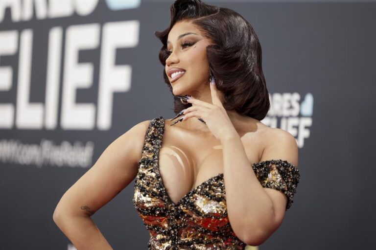 La cantante Cardi B en la alfombra roja de los premios Grammy. EFE/EPA/ALLISON DINNER