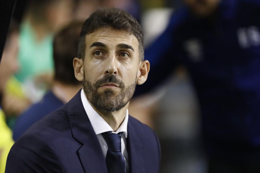 Fotografía de archivo del ya exseleccionador El Salvador. el español David Dóniga. EFE/ Miguel Lemus