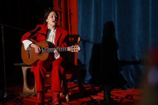 Natalia Lafourcade desnuda su voz en Cancionera, un viaje emocional y mexicano