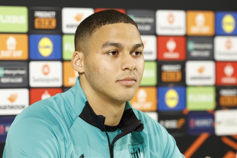 El delantero del Athletic de Bilbao, Maroan Sannadi, ha ofrecido una rueda de prensa previa al partido de Liga Europa ante el Glasgow Rangers en San Mamés, choque de vuelta de cuartos de final. EFE/ Miguel Toña