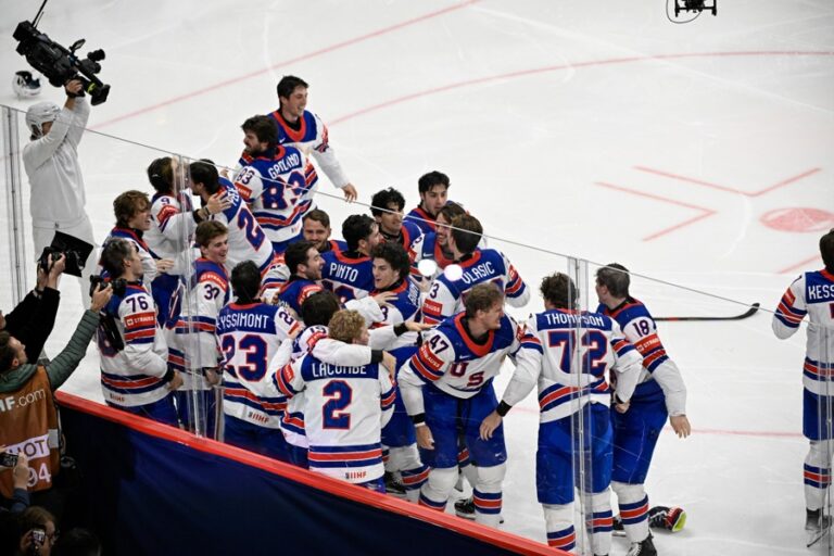 USA en la cima del hockey sobre hielo. USA en la cima del hockey sobre hielo.
