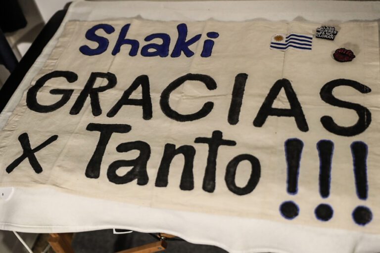 Entre anécdotas y covers, los fanáticos celebran el ansiado regreso de Shakira a Uruguay.
