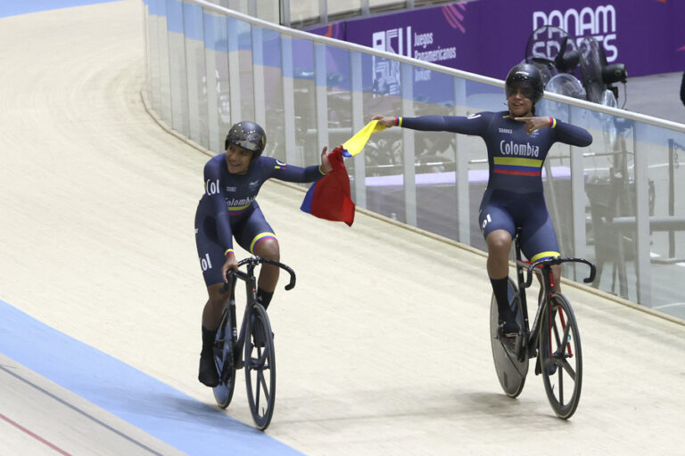 Colombia gana oro y plata en la velocidad femenina del ciclismo