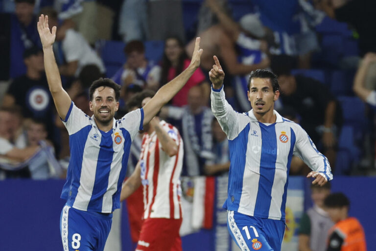 2-1. El Espanyol se desmelena y desmonta al Atlético 2-1. El Espanyol se desmelena y desmonta al Atlético