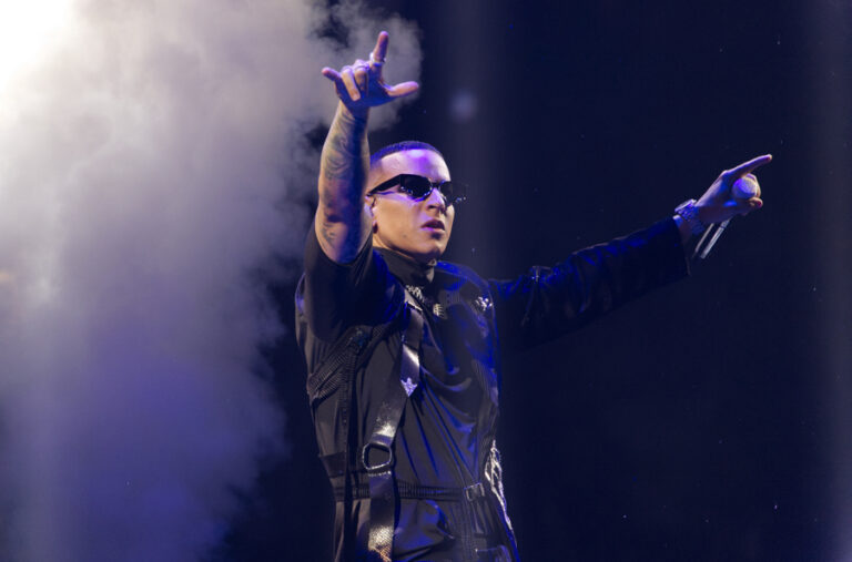 ‘Safaera’, ‘Gasolina’ y ‘Despacito’, entre los mejores temas del siglo por Rolling Stone ‘Safaera’, ‘Gasolina’ y ‘Despacito’, entre los mejores temas del siglo por Rolling Stone