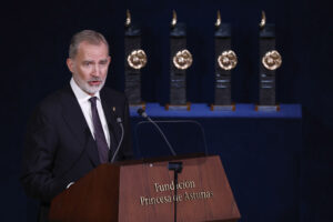 Rey Felipe VI defiende la educación en Premios Princesa de Asturias