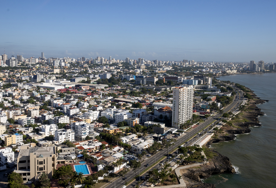 Fotografía de archivo del Distrito Nacional, tomada desde un helicóptero, el 23 de noviembre de 2023, en Santo Domingo (República Dominicana). EFE/ Orlando Barría