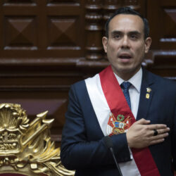 Dina destituida del cargo presidencial peruano