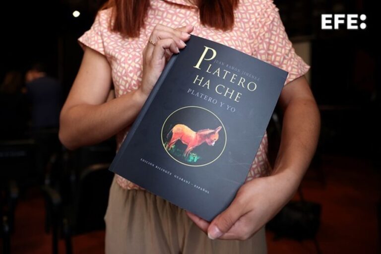 ‘Platero ha che’, edición guaraní de obra de Juan Ramón Jiménez es presentada en Paraguay ‘Platero ha che’, edición guaraní de obra de Juan Ramón Jiménez es presentada en Paraguay
