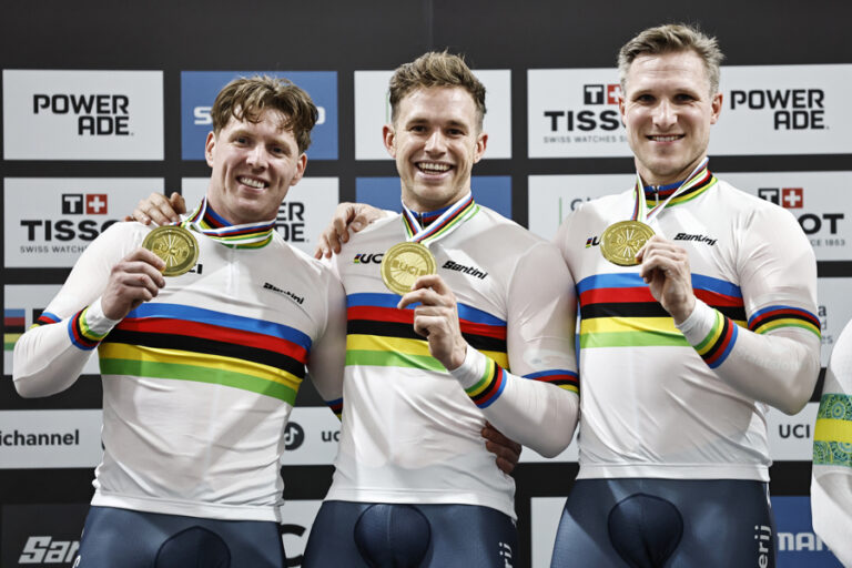 Lavreysen se agiganta y guía a Países Bajos que renueva su título de velocidad por equipos Lavreysen se agiganta y guía a Países Bajos que renueva su título de velocidad por equipos