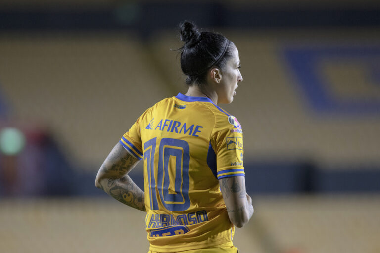 Jenni Hermoso dice que Tigres tiene una fuerza imparable que las llevará al título.