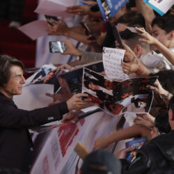 Tom Cruise recibe su primer Óscar en los Governors Awards