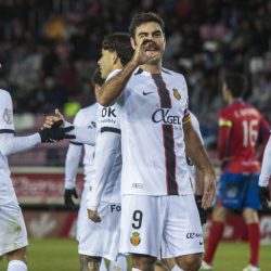 2-3. El Mallorca sufre, pero gana