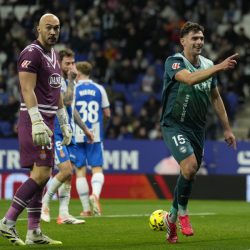 1-2. El Alavés remonta y empuja al Espanyol a su peor racha