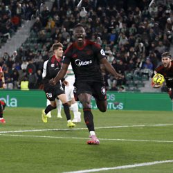 Sevilla frena caída clasificatoria