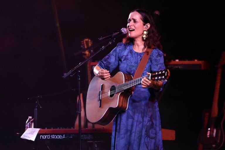 Fotografía de archivo de la cantante mexicana Julieta Venegas. EFE/ Lorenzo Hernández