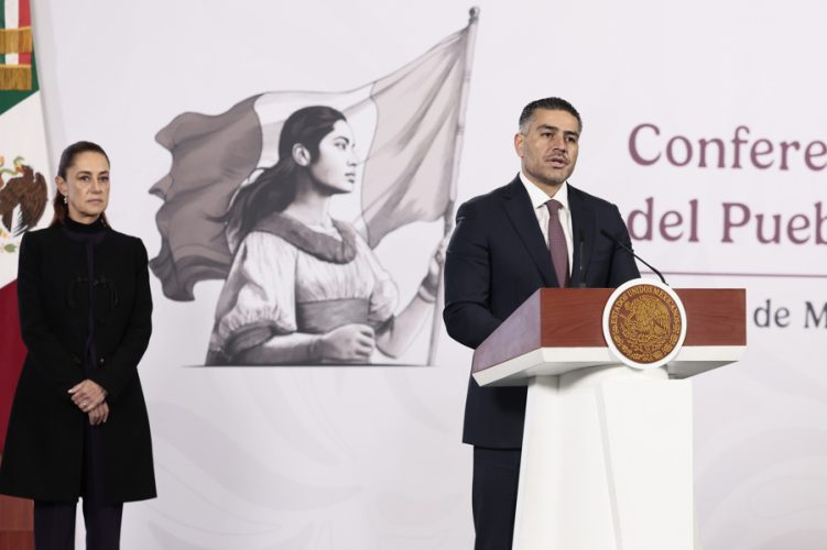 El secretario de Seguridad y Protección Ciudadana, Omar García Harfuch, participa en una rueda de prensa este lunes en Palacio Nacional de la Ciudad de México (México). EFE/José Méndez