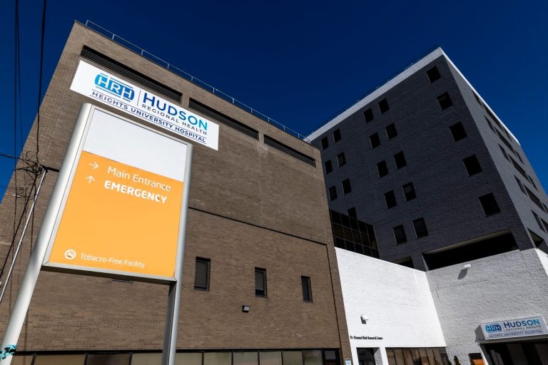 Heights University Hospital en Jersey City cerró sus puertas el sábado, dejando a la segunda ciudad más grande del estado con una sola sala de emergencia hospitalaria. (Foto de Anne-Marie Caruso/New Jersey Monitor)