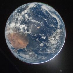 Artemis II casi a mitad de camino de hacer historia en el regreso a la Luna