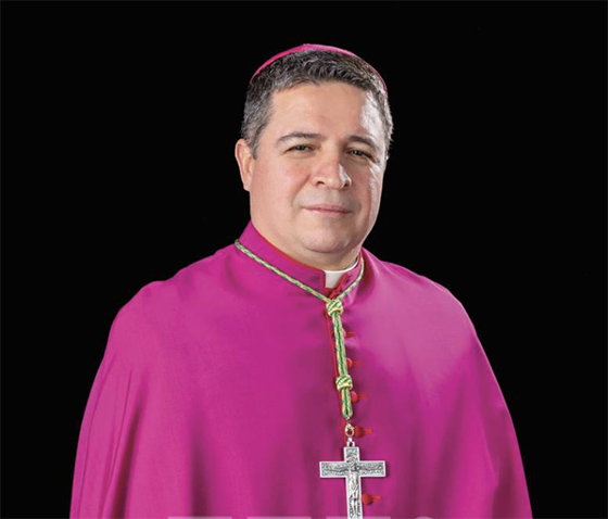 Fotografía divulgada por la Arquidiócesis Católica Romana de Washington donde aparece el hasta ahora obispo auxiliar en Washington, Evelio Menjívar Ayala, quien fue designado en el cargo de obispo en Virginia Occidental de acuerdo con un comunicado del Vaticano.EFE/ Paul Fetters/ Arquidiócesis Católica Romana De Washington