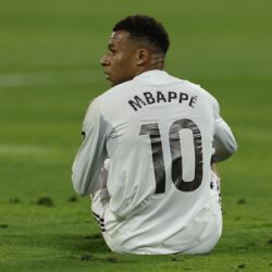 Mbappé trabaja al margen con la vista puesta en el clásico