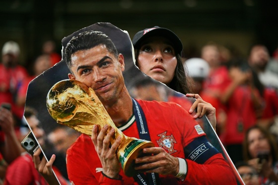 El portugués Cristiano Ronaldo es el rey de las redes sociales entre los futbolistas. EFE/EPA/SAM WASSON
