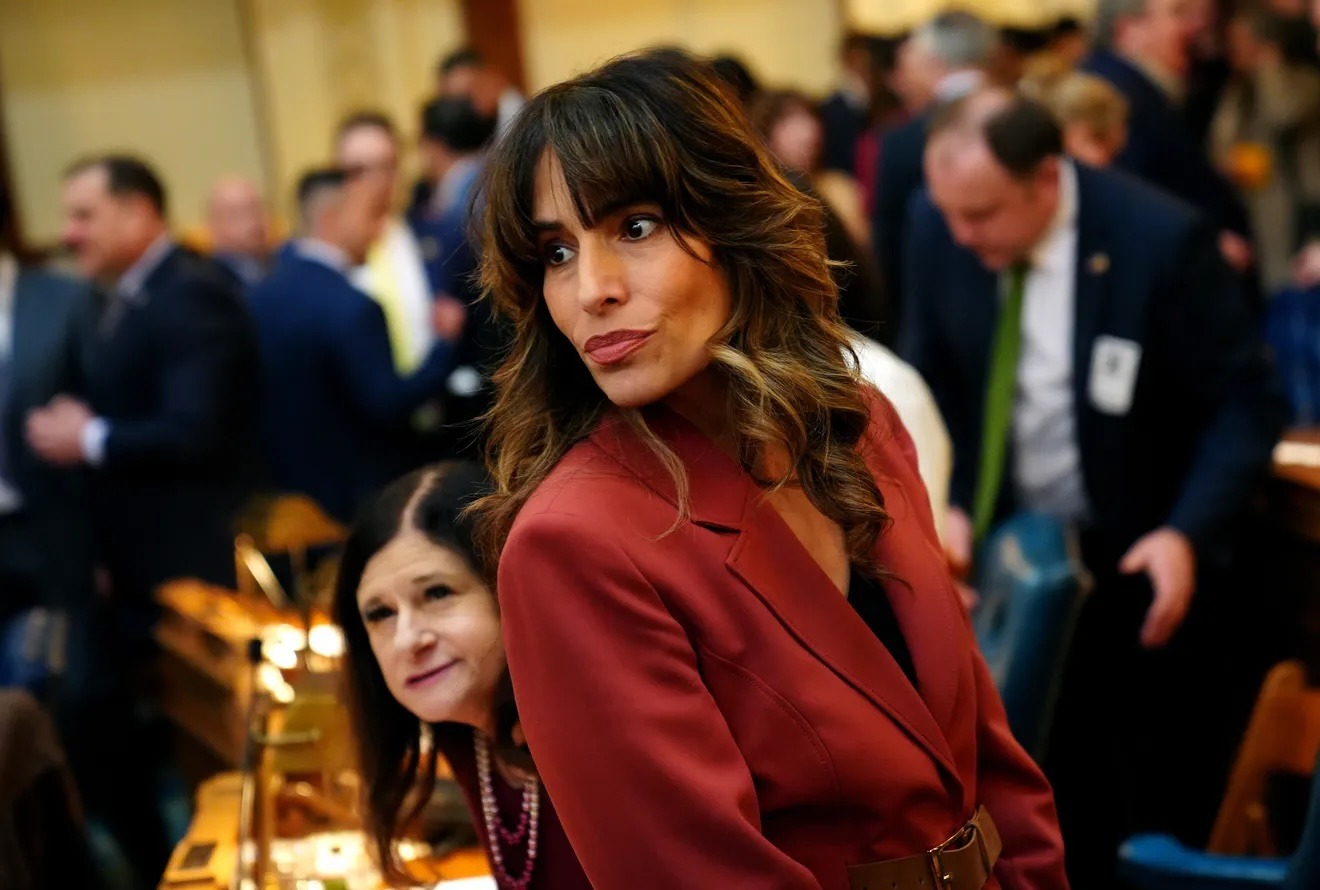 "Muchos de estos estudiantes nunca han conocido otro hogar", afirmó la senadora Teresa Ruiz (demócrata por Essex), líder de la mayoría del Senado, en un comunicado en el que criticaba la demanda. "Han optado por invertir en sí mismos y en nuestro estado, y la decisión del gobierno federal de atacarlos es cruel, miope e injusta". Kevin R. Wexler/NorthJersey.com