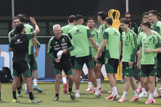 México afina motores para el mundial.