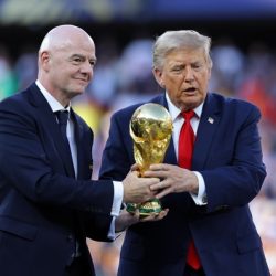 Infantino retrocede.