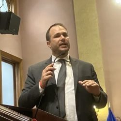 Jersey City Residentes expresan descontento con el aumento del 20% de sus impuestos.