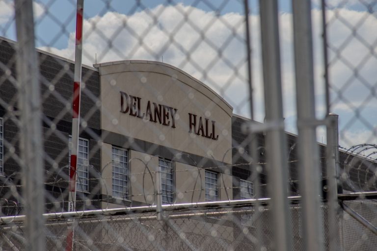 Delaney Hall en Newark, NJ, el 19 de junio de 2026. Foto: Joe Amditis, Center for Cooperative Media 