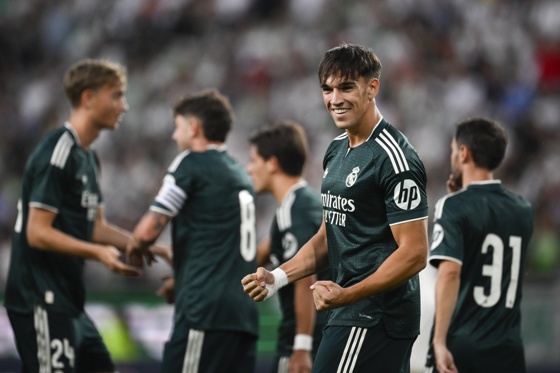 BUDAPEST (Hungría), 08/08/2026.- Carlos Espi, del Real Madrid, festeja tras marcar el 0-2 definitivo en el amistoso que enfrentó a su equipo con el Ferencvaros húngaro. EFE/EPA/Boglarka Bodnar