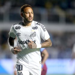 El Santos golea al Vasco de Gama y evita descenso.