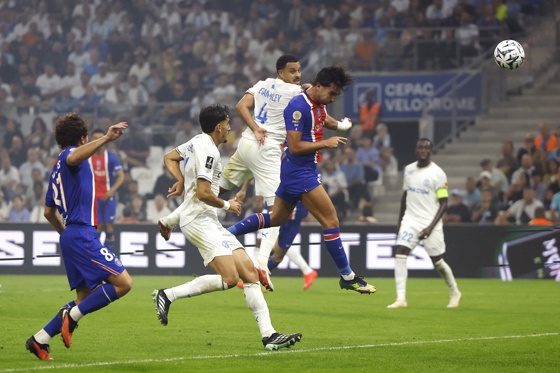 Ferran desnivela el clásico