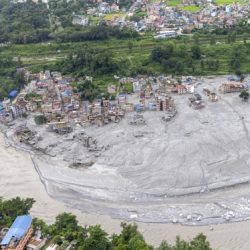Nepal eleva a 1.344 los muertos mientras continúan las operaciones de rescate y búsqueda