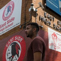 Autodeportación deja en limbo a Adolescente.