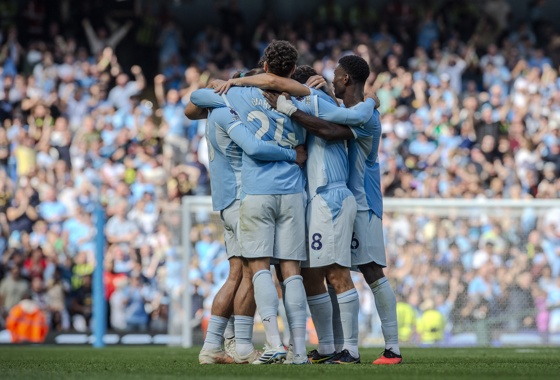 Fotografía del pasado 23 de agosto, en la que puede verse a jugadores del Manchester City, durante un partido de la Premier League inglesa. EFE/ PETER POWELL