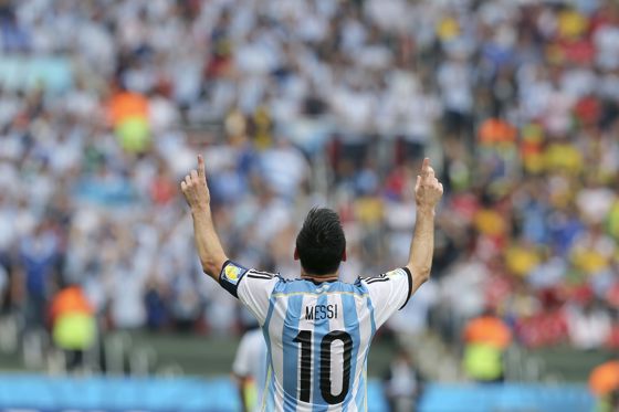 Messi celebra un gol, en una imagen de archivo. EFE/Sebastião Moreira