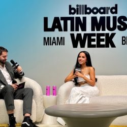 Becky G defiende a los latinos en USA